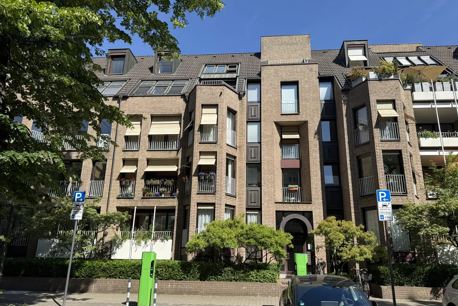 2 Zimmer Wohnung mit 84 m² in Düsseldorf – Bild 3