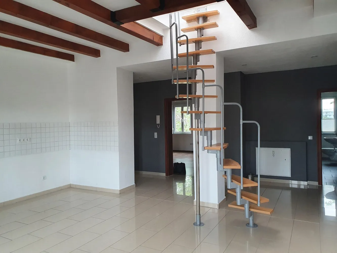 3 Zimmer Wohnung mit 130 m² in Halle (Saale) – Bild 4