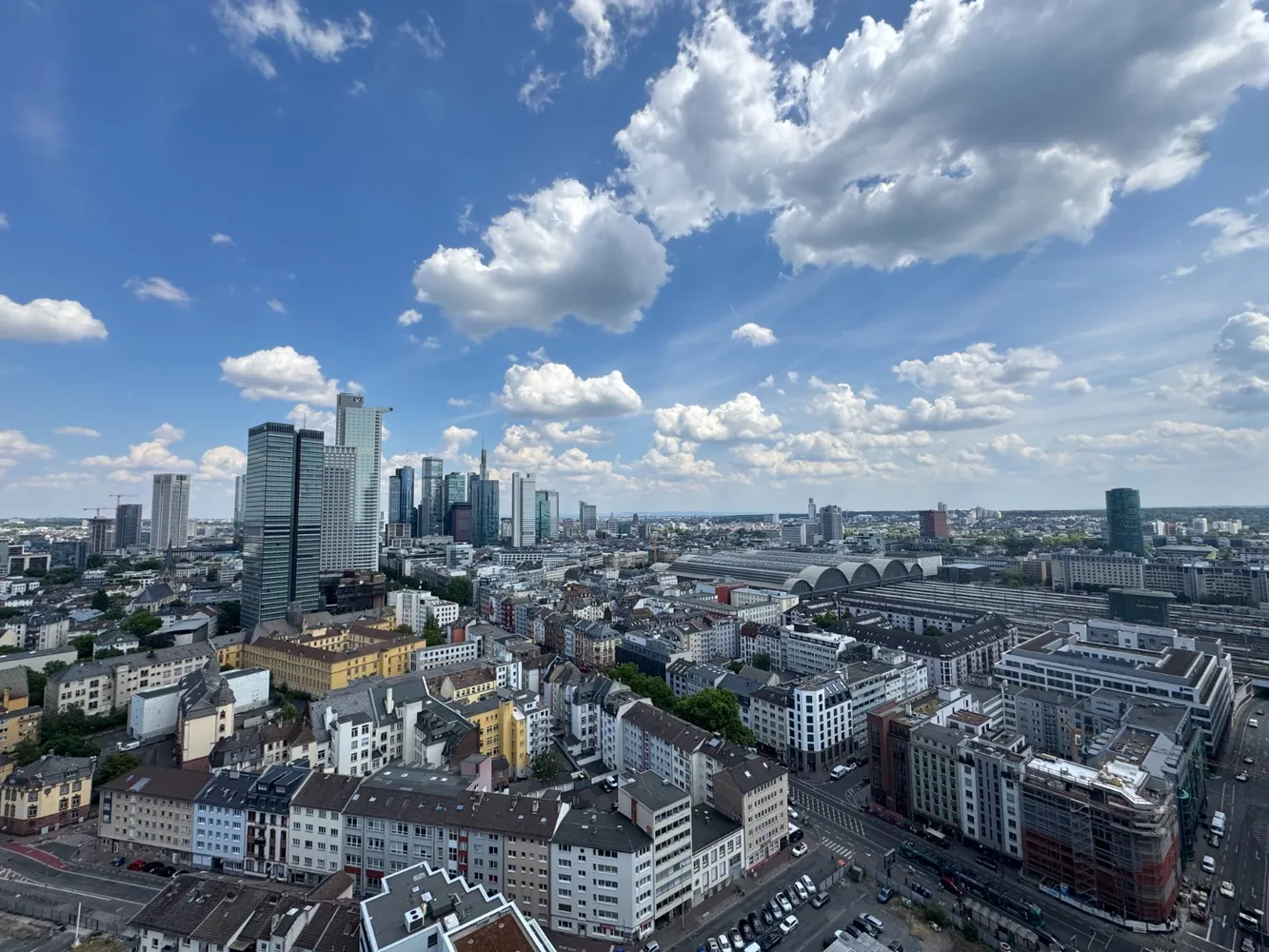 2 room apartment with 59 m² in Frankfurt am Main – Photo 1