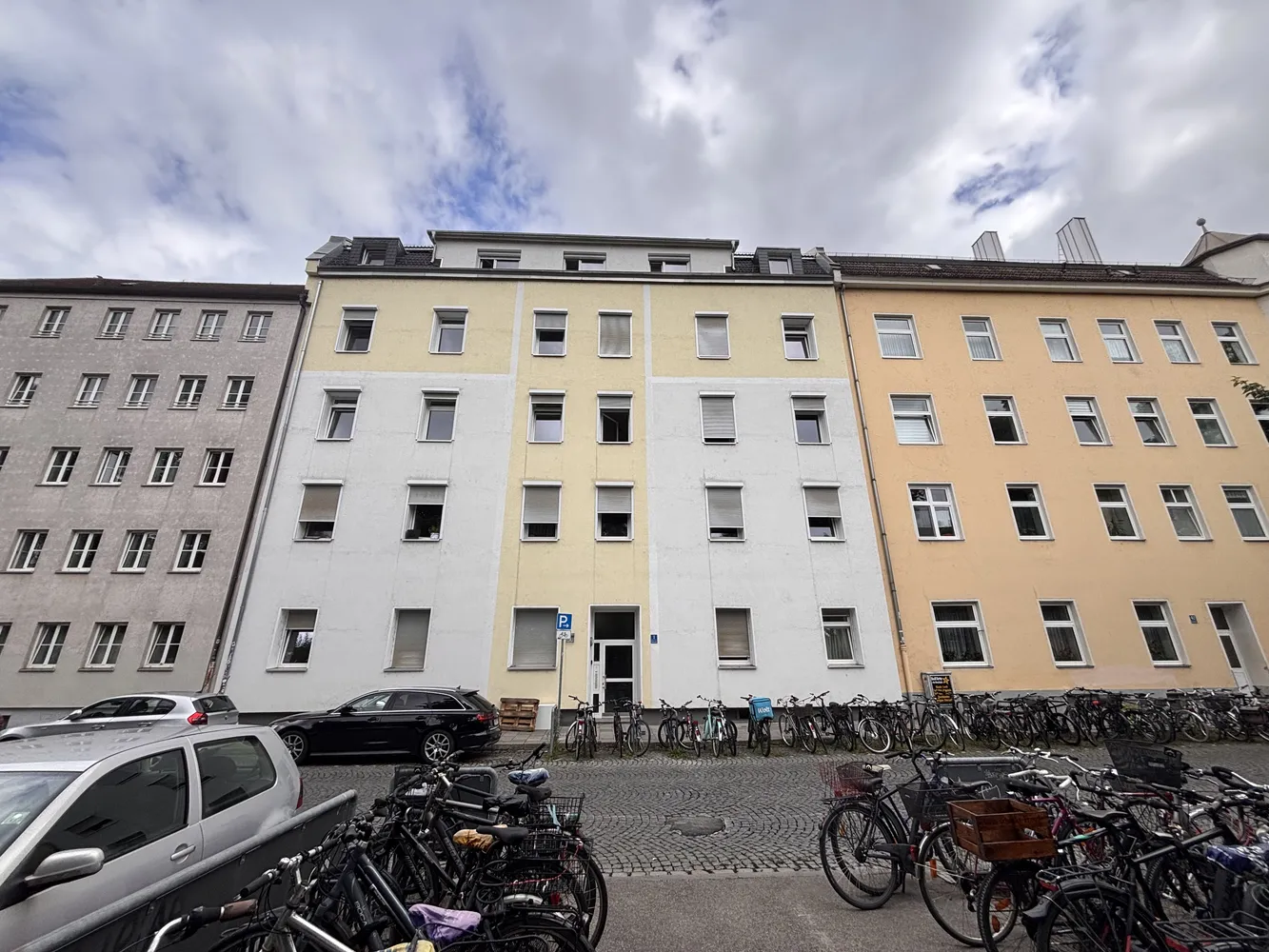 3 Zimmer Wohnung mit 84 m² in München – Bild 2