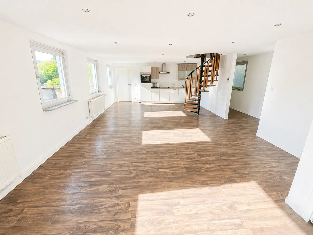 6 Zimmer Wohnung mit 150 m² in Idar-Oberstein – Bild 1
