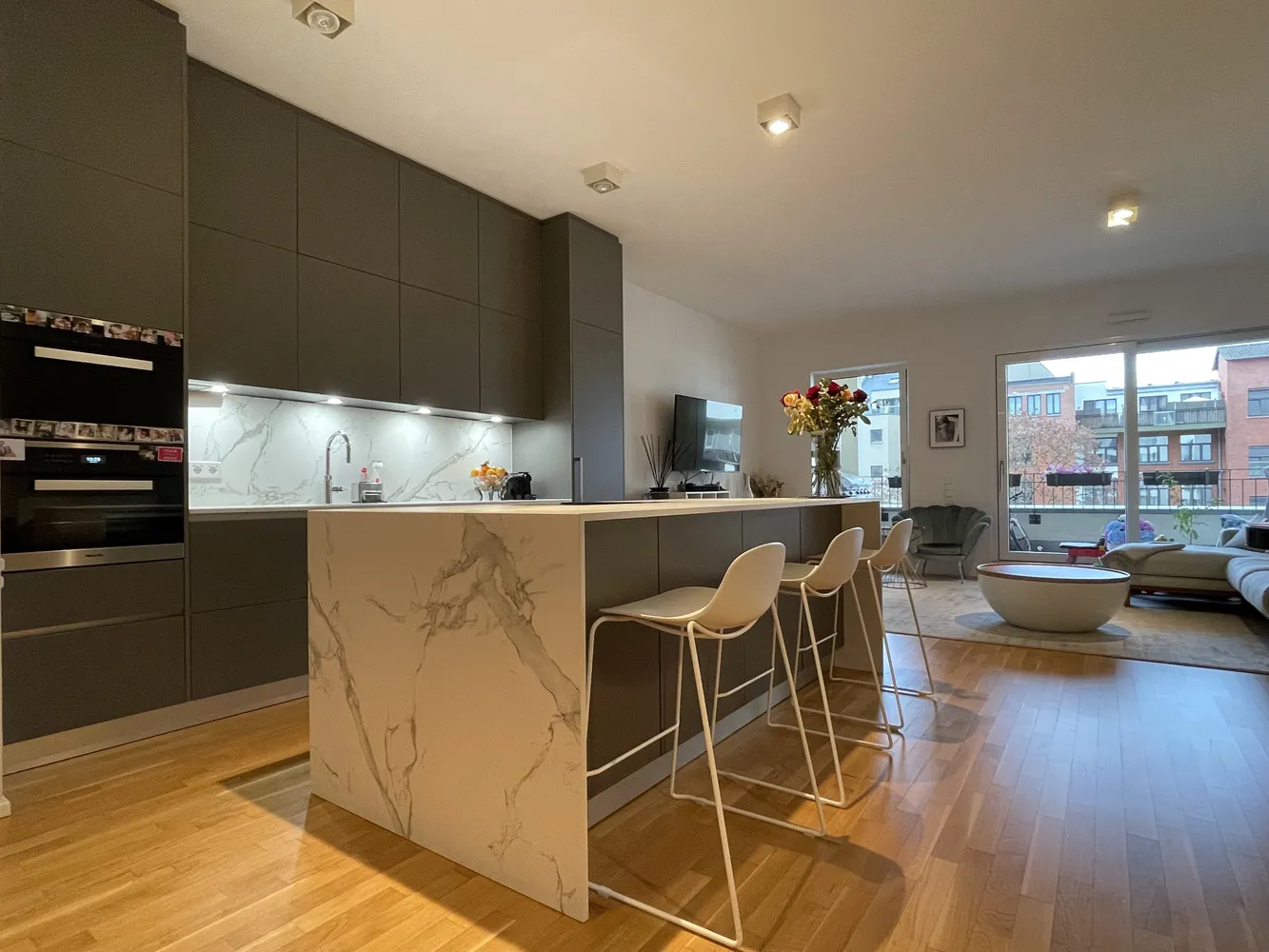 4 Zimmer Wohnung mit 129 m² in Frankfurt am Main – Bild 3