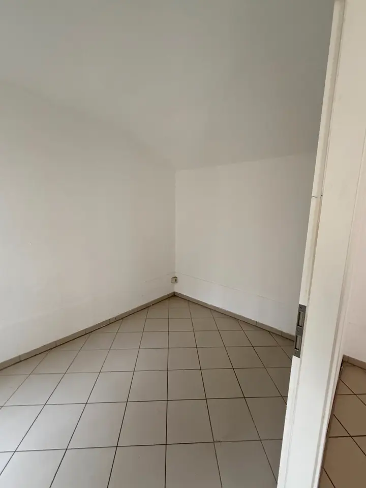 4 Zimmer Wohnung mit 100 m² in Dresden – Bild 7