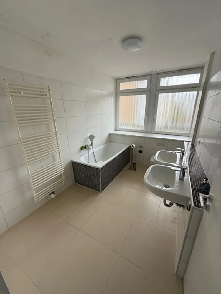 2 room apartment with 101 m² in Ludwigshafen am Rhein – Photo 2