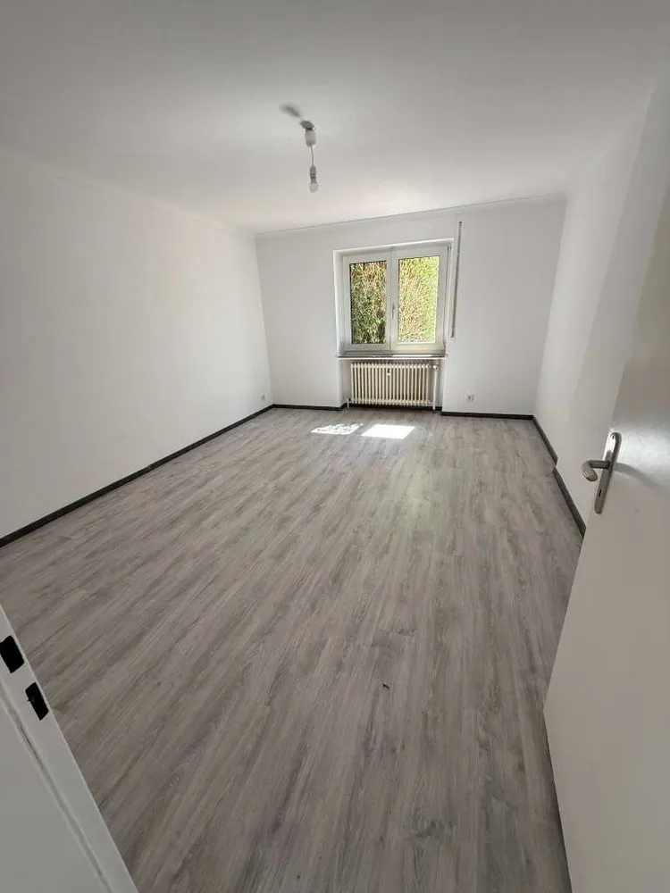 3 Zimmer Wohnung mit 100 m² in Wiesbaden – Bild 7