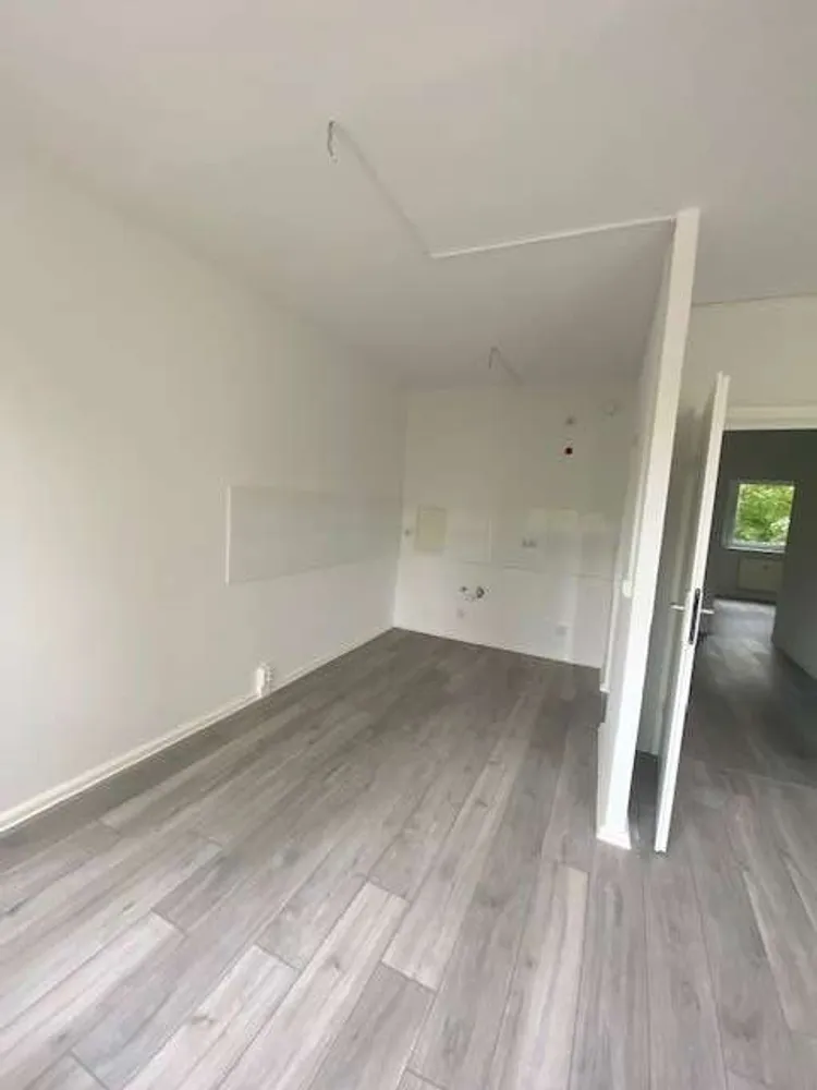 6 Zimmer Wohnung mit 112 m² in Halle (Saale) – Bild 2