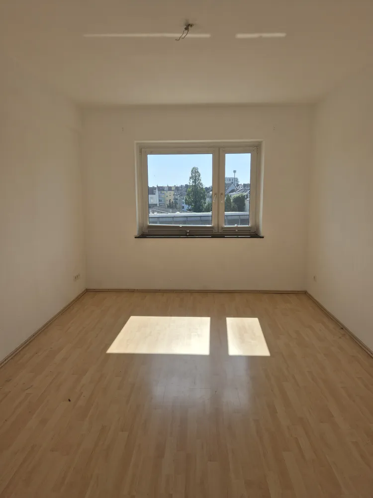 2 Zimmer Wohnung mit 70 m² in Düsseldorf – Bild 2