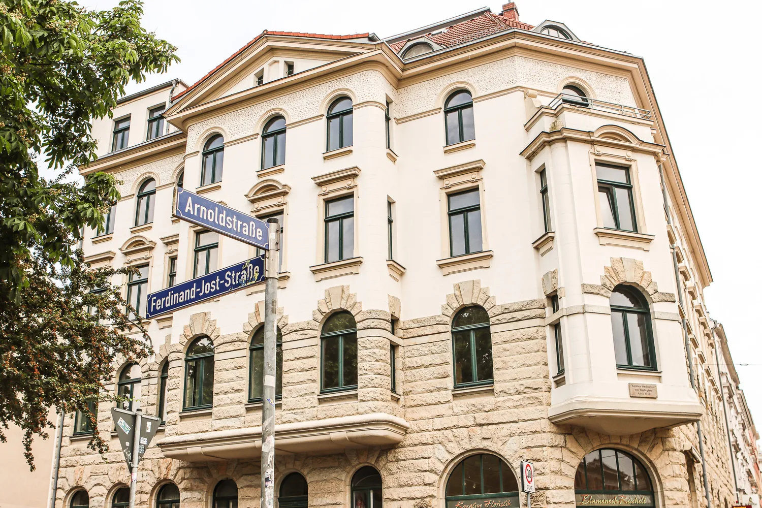 4 Zimmer Wohnung mit 122 m² in Leipzig – Bild 1