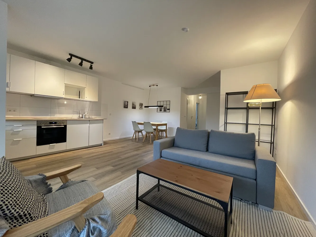 4 Zimmer Wohnung mit 79 m² in Düsseldorf – Bild 2
