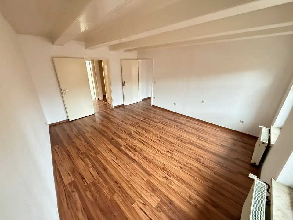 4 Zimmer Wohnung mit 111 m² in Weißenfels – Bild 3