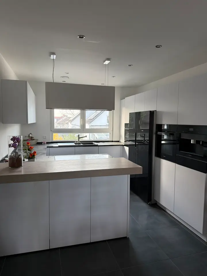 4 Zimmer Wohnung mit 100 m² in Karlsruhe – Bild 2