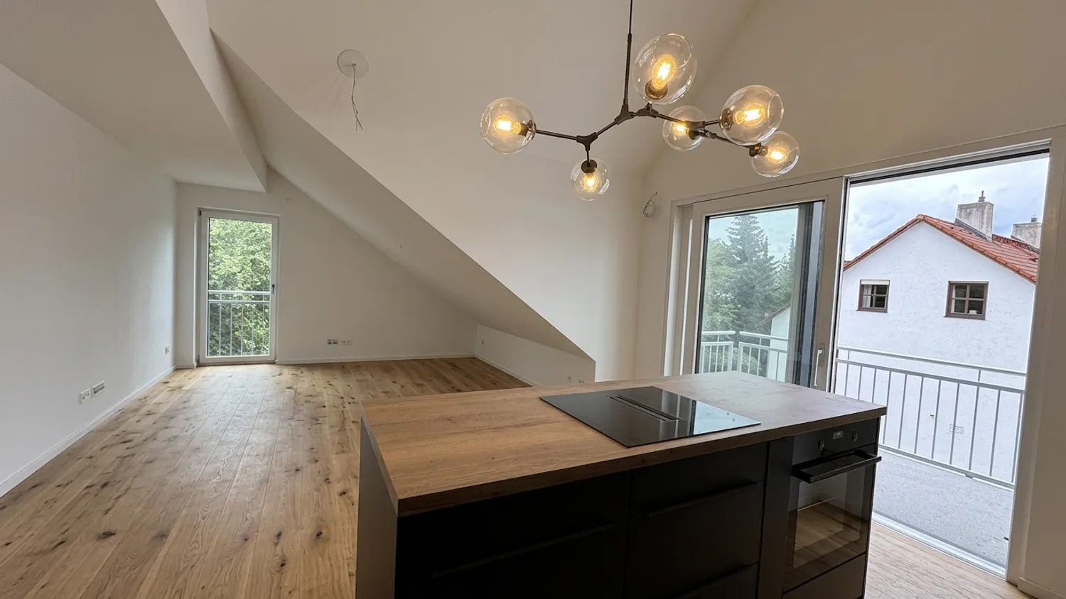 4 Zimmer Wohnung mit 95 m² in München – Bild 1