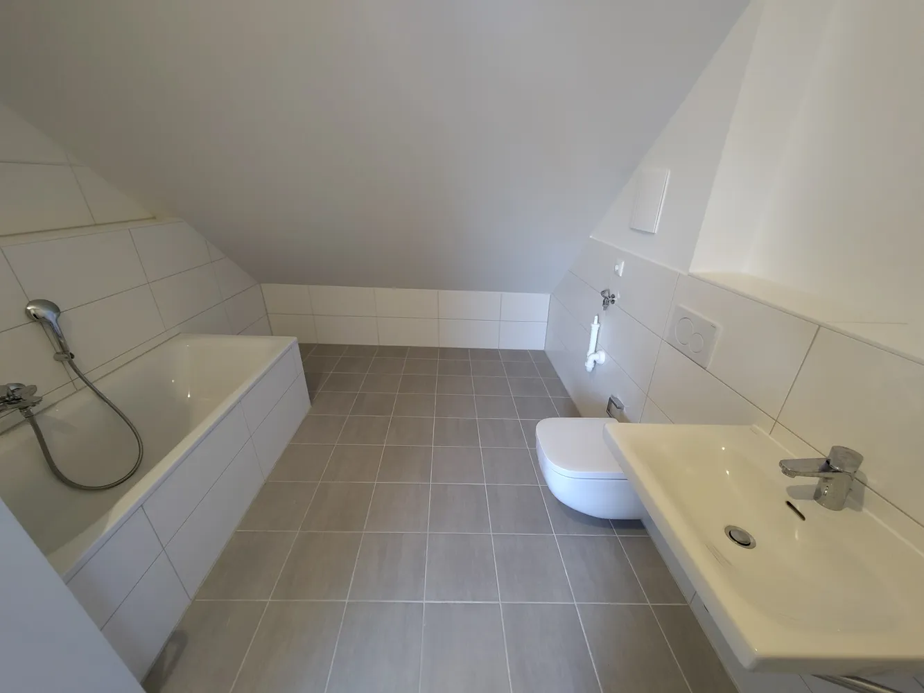 2 Zimmer Wohnung mit 87 m² in München – Bild 11