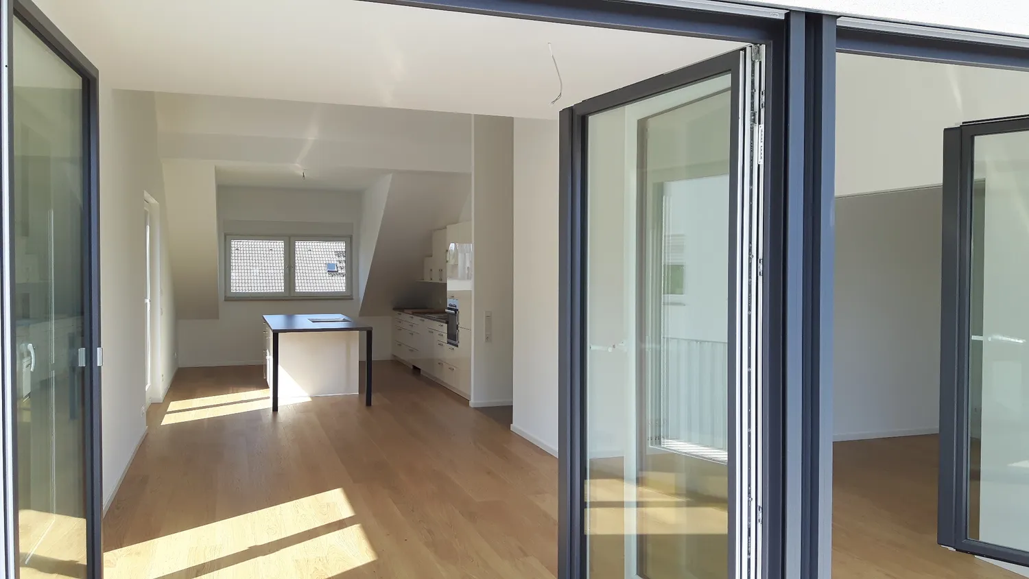 4 Zimmer Wohnung mit 125 m² in Frankfurt am Main – Bild 2