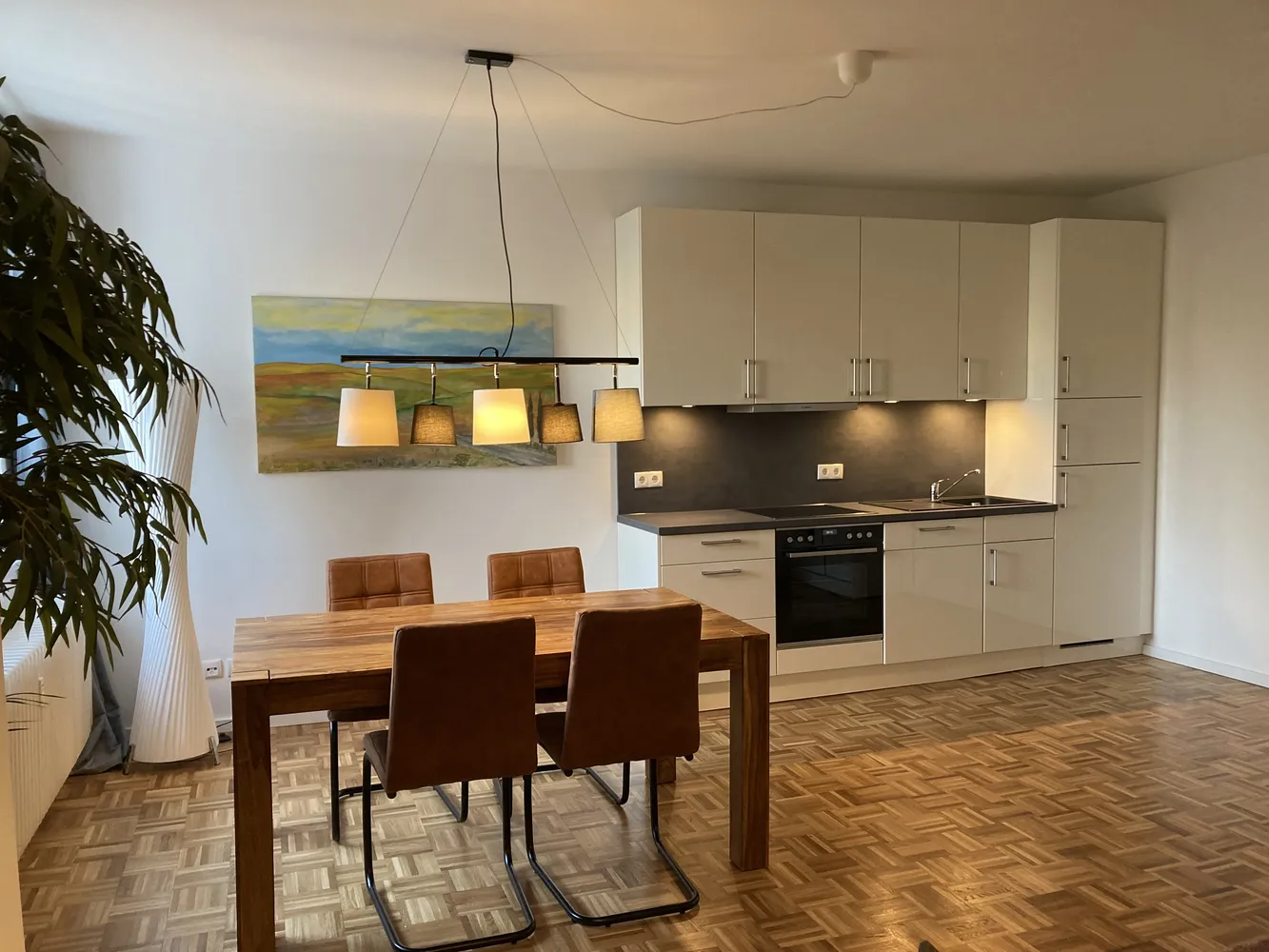 2 Zimmer Wohnung mit 160 m² in Hamburg – Bild 2