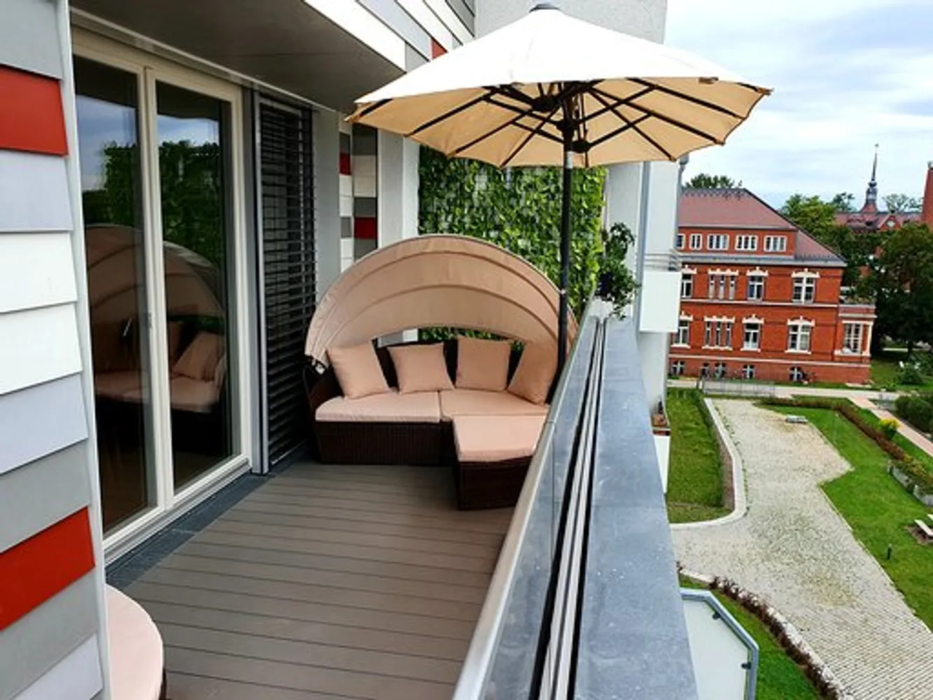 3 room apartment with 98 m² in Berlin – Photo 1