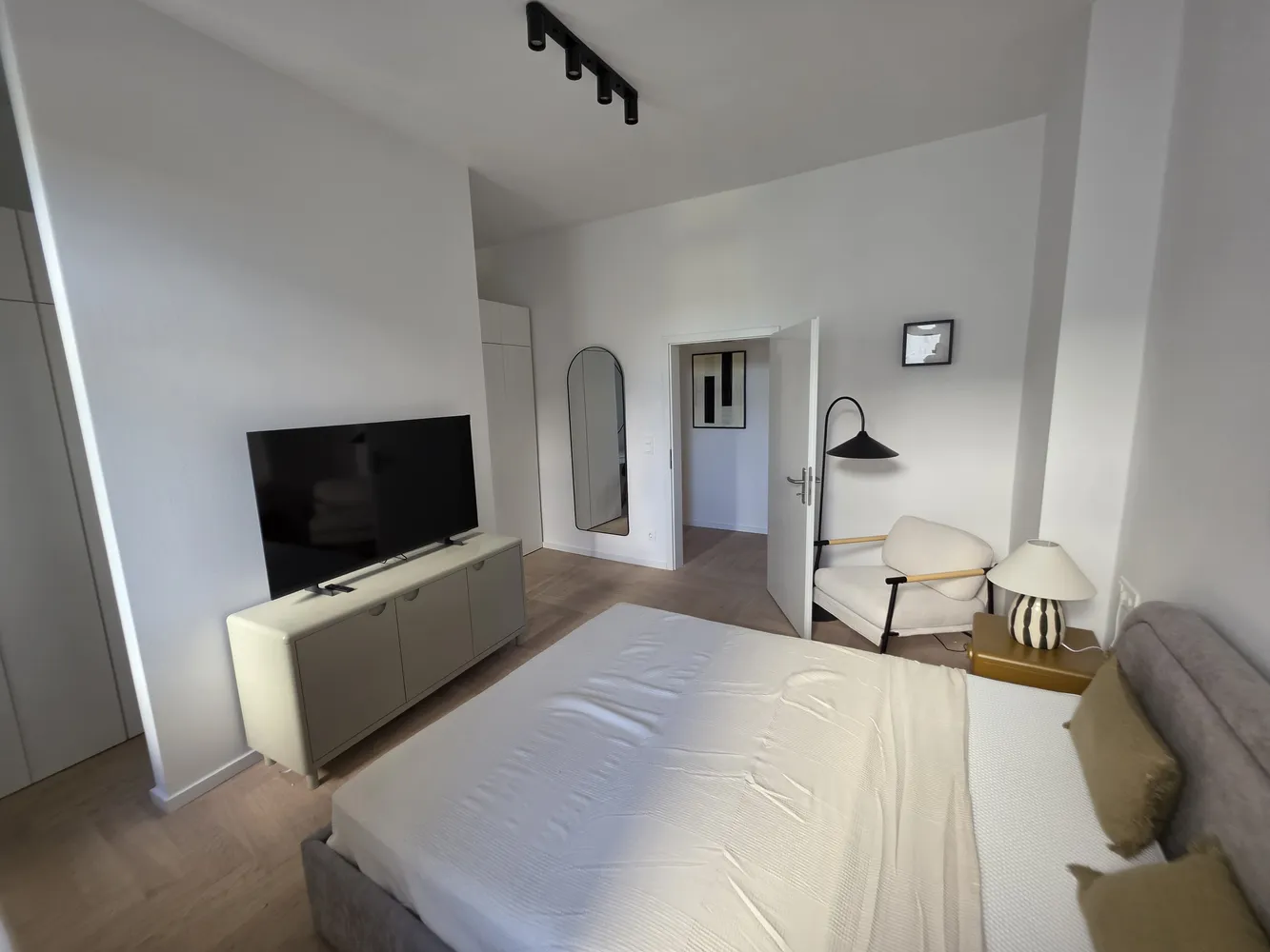 4 room apartment with 98 m² in Berlin – Photo 5