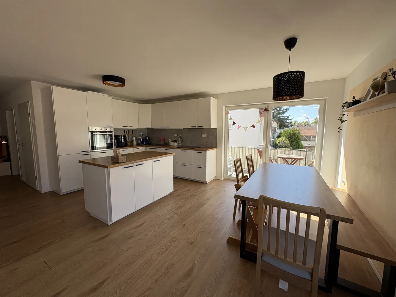 4 Zimmer Wohnung mit 112 m² in Karlsruhe – Bild 1