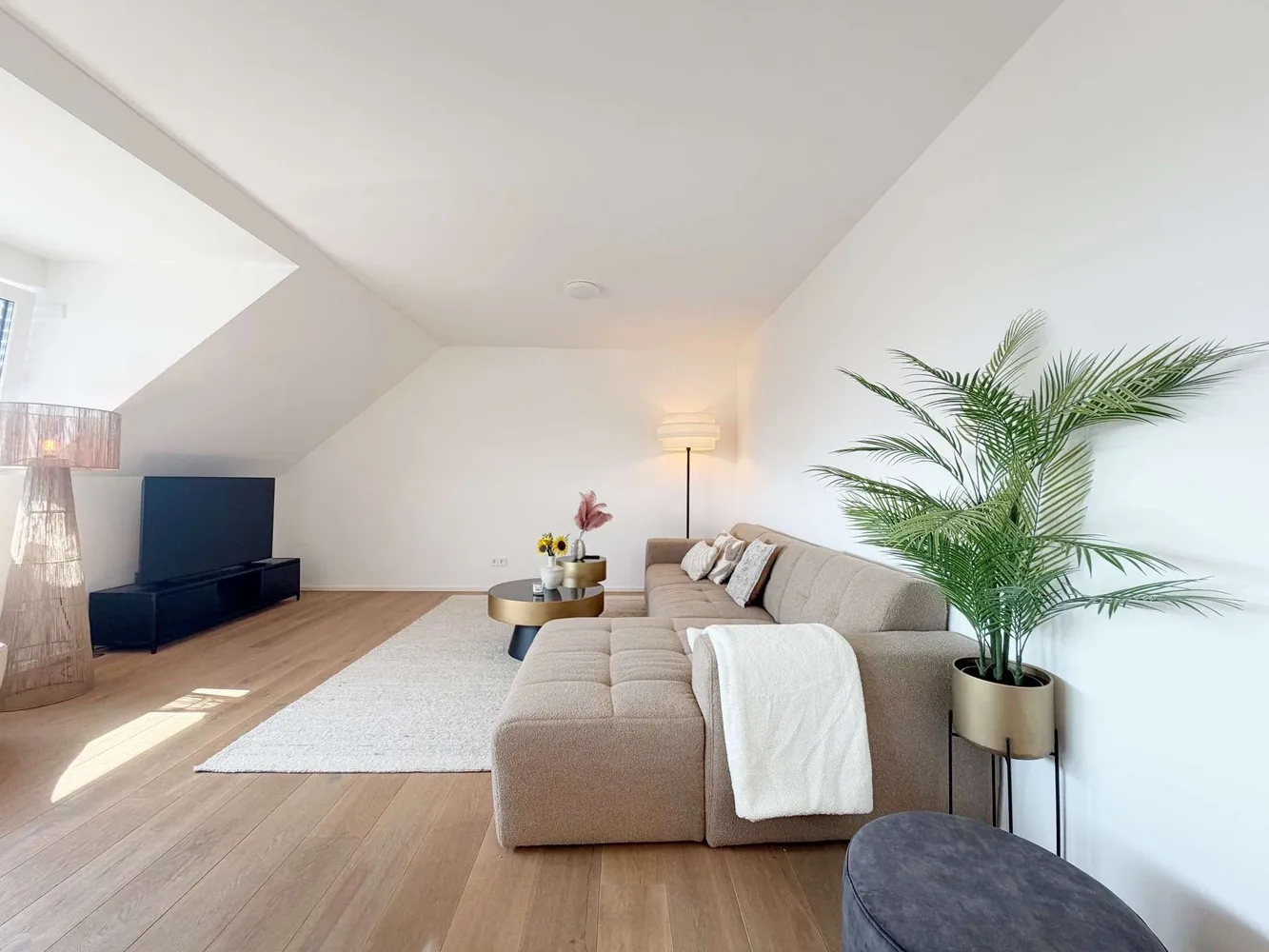3 Zimmer Wohnung mit 122 m² in Köln – Bild 2