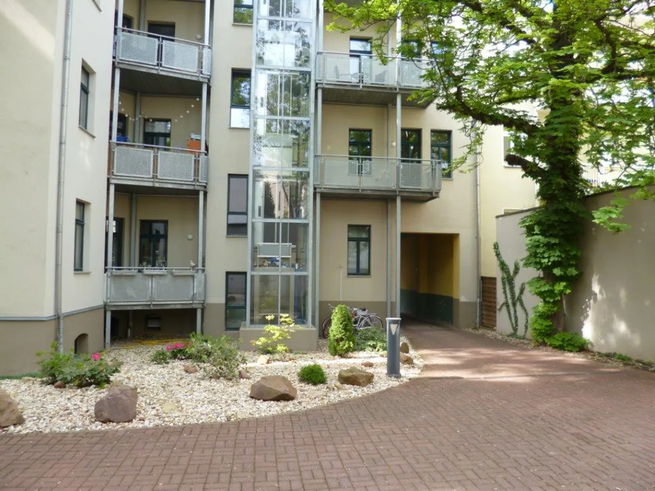 2 Zimmer Wohnung mit 68 m² in Halle (Saale) – Bild 2