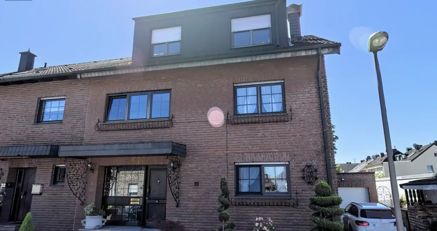 2 Zimmer Wohnung mit 90 m² in Moers – Bild 1