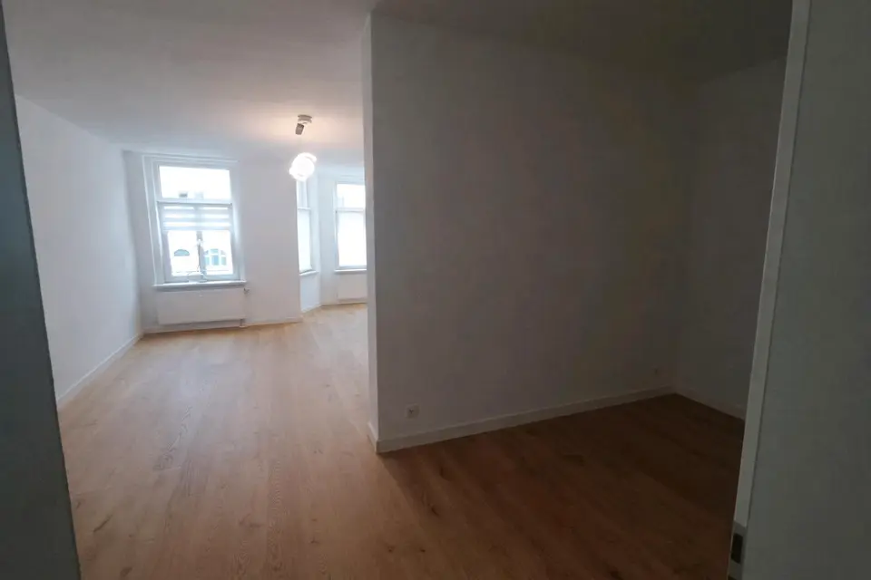 4 Zimmer Wohnung mit 105 m² in Plauen – Bild 2