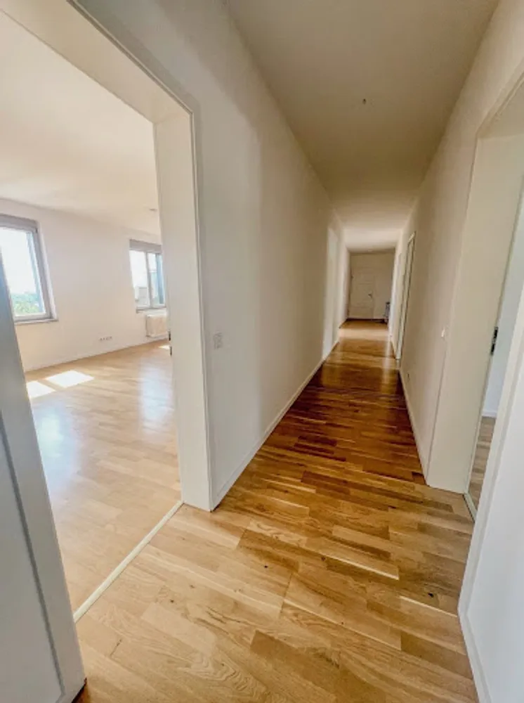 6 Zimmer Wohnung mit 204 m² in Dresden – Bild 4