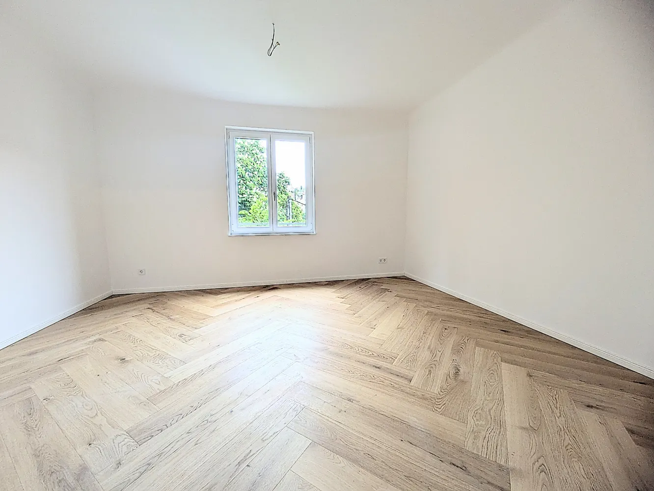 4 Zimmer Wohnung mit 132 m² in Stuttgart – Bild 2