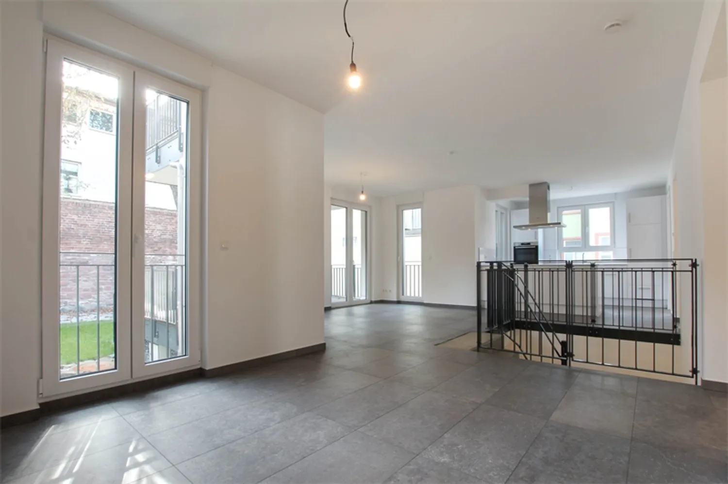 4 Zimmer Wohnung mit 145 m² in Frankfurt am Main – Bild 1