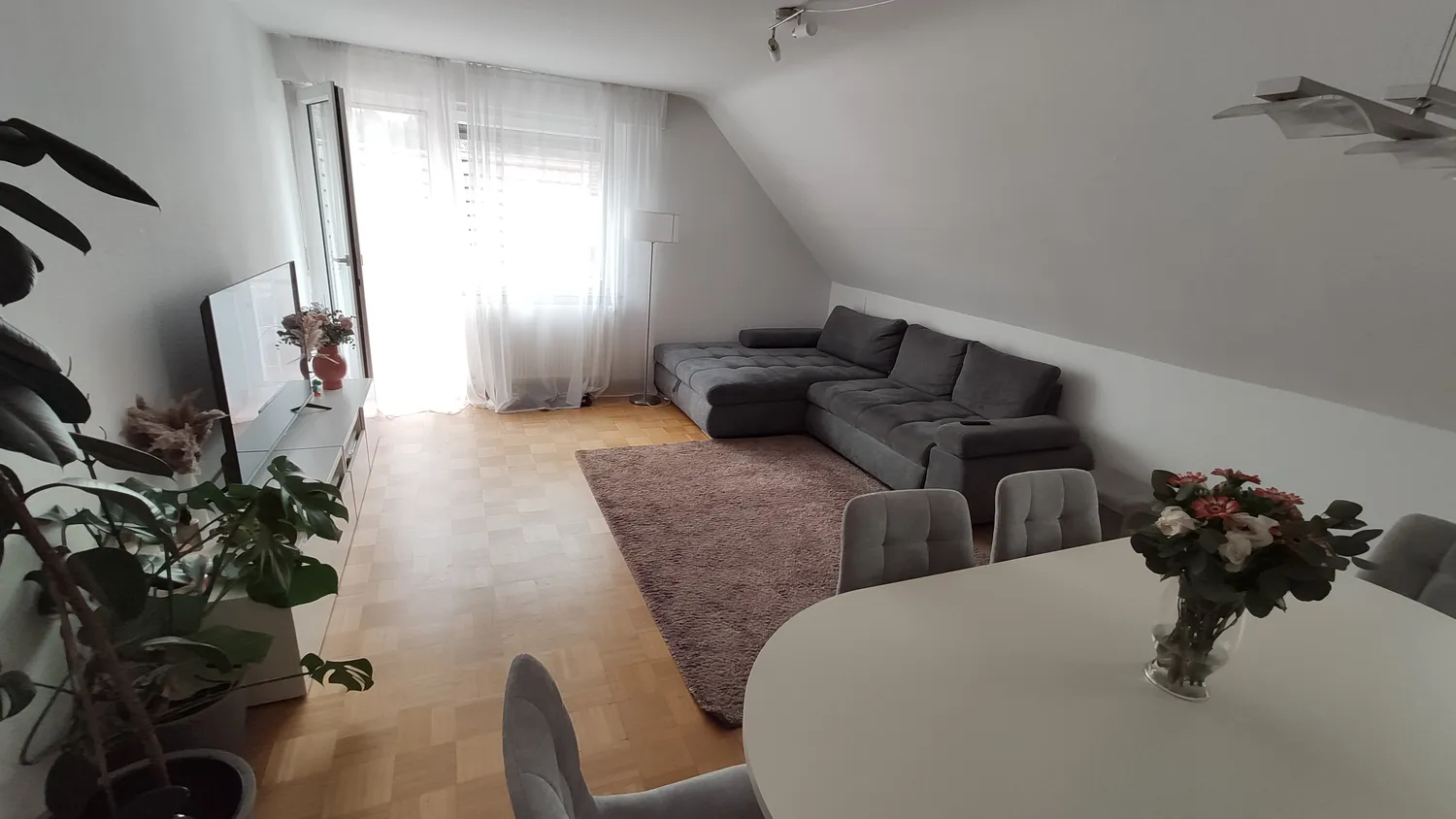 4 Zimmer Wohnung mit 87 m² in Stuttgart – Bild 2