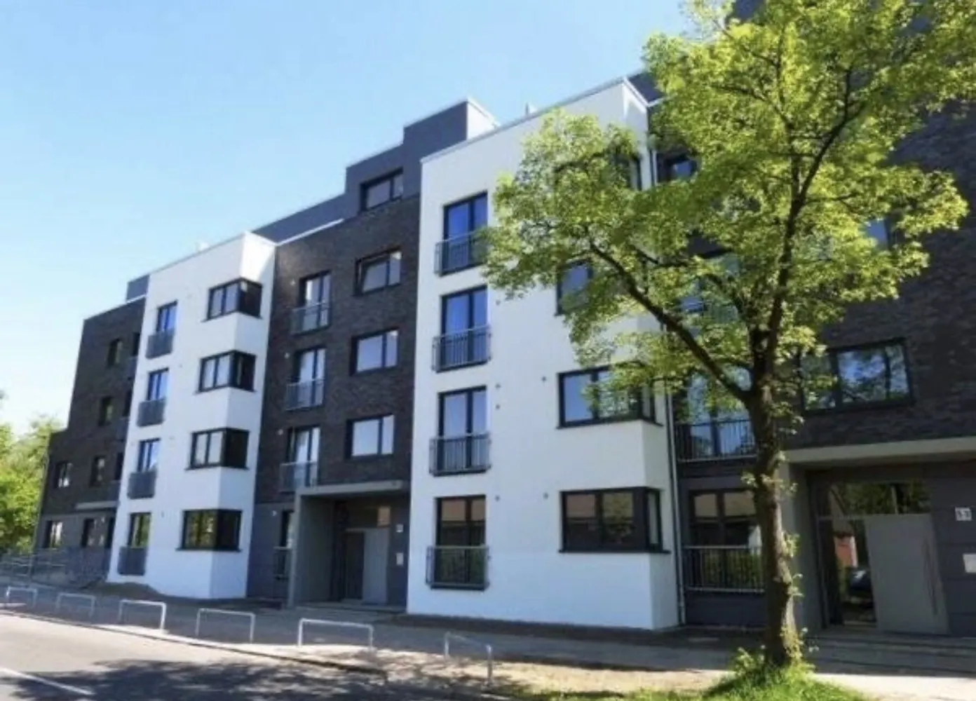 2 Zimmer Wohnung mit 76 m² in Hamburg – Bild 1