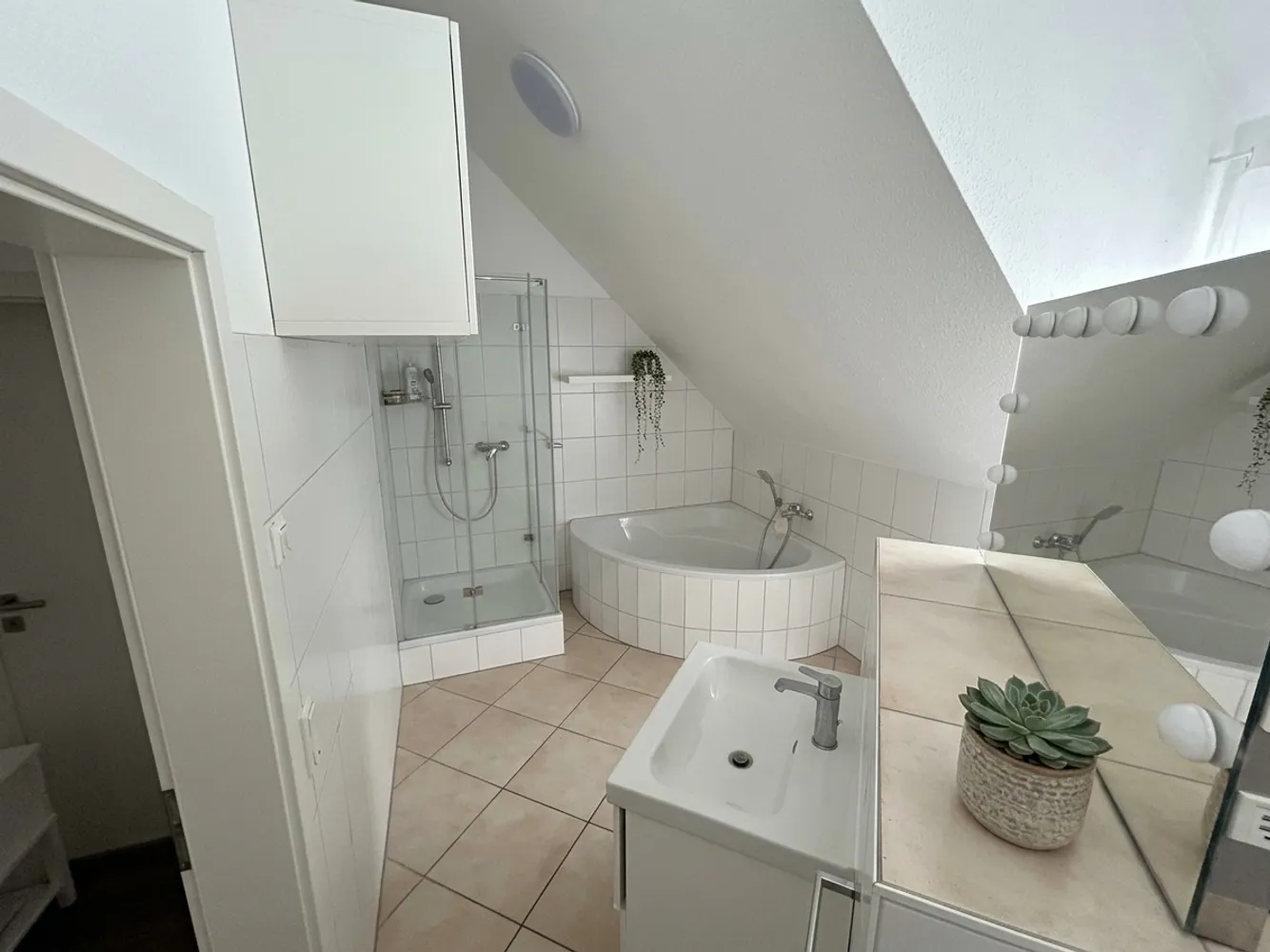 2 Zimmer Wohnung mit 122 m² in Leverkusen – Bild 12