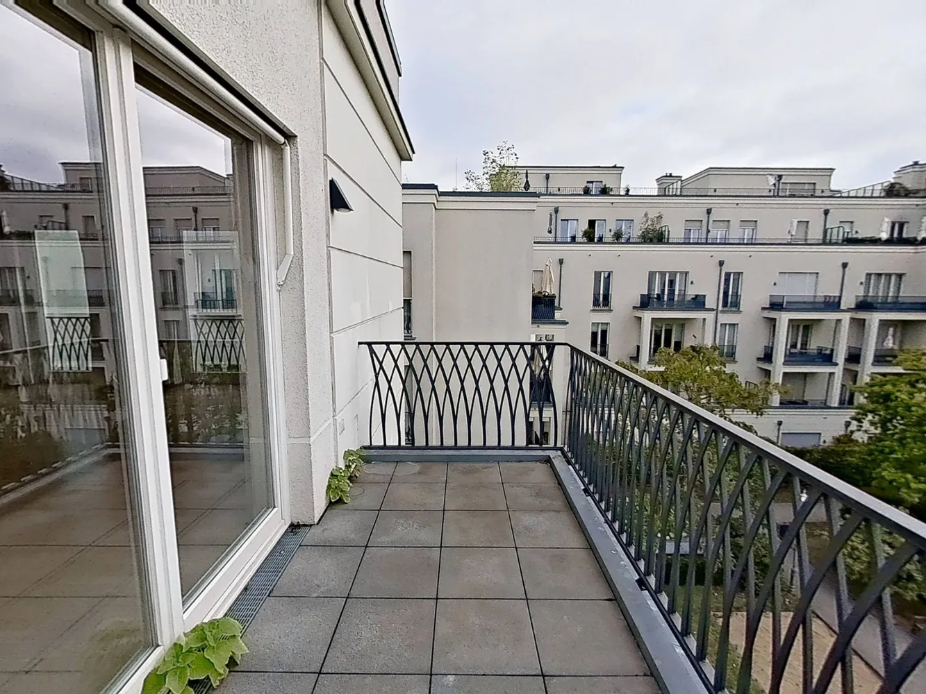 2 Zimmer Wohnung mit 92 m² in Düsseldorf – Bild 5