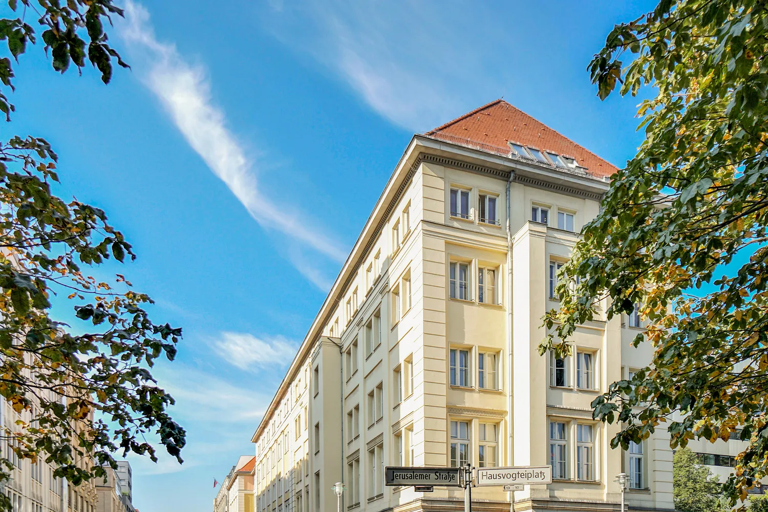 5 Zimmer Wohnung mit 223 m² in Berlin – Bild 2