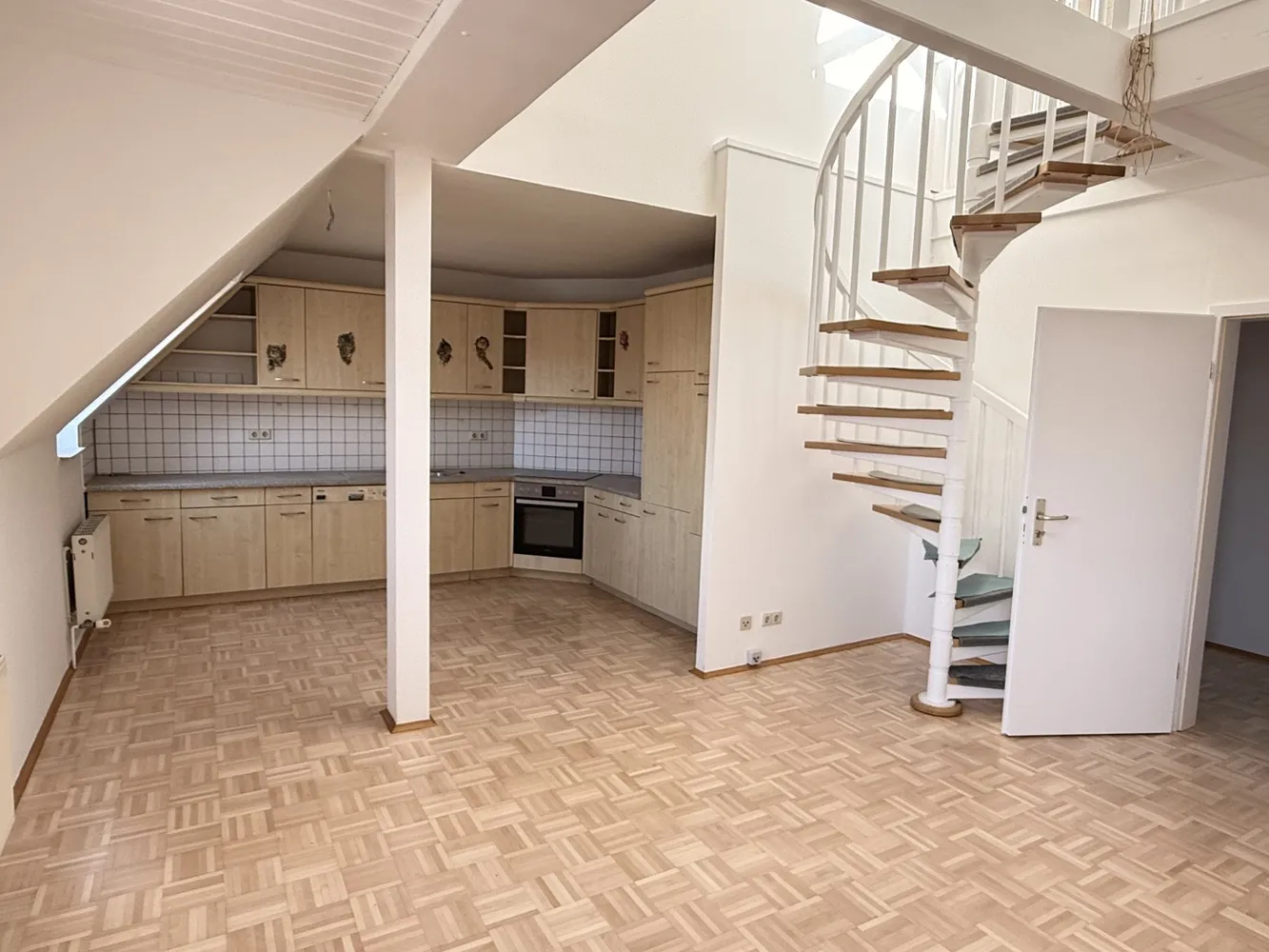4 Zimmer Wohnung mit 107 m² in Zwickau – Bild 7