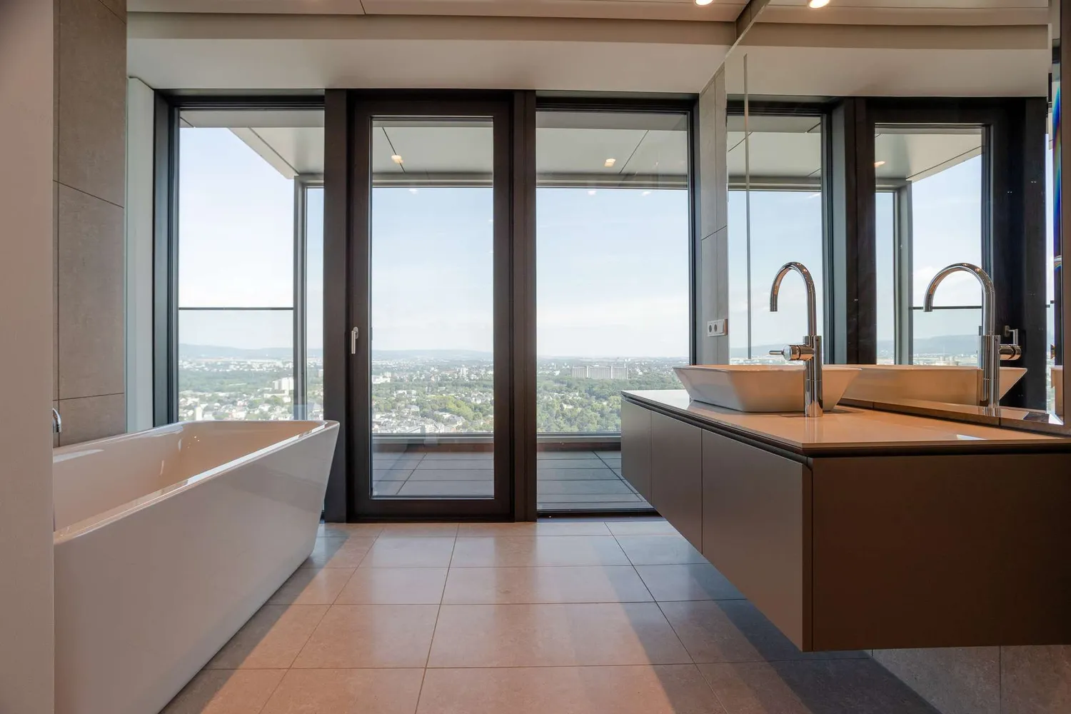3 Zimmer Wohnung mit 136 m² in Frankfurt am Main – Bild 5