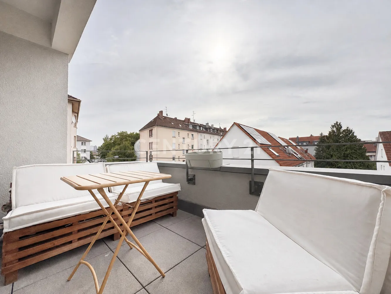 3 Zimmer Wohnung mit 86 m² in Frankfurt am Main – Bild 2