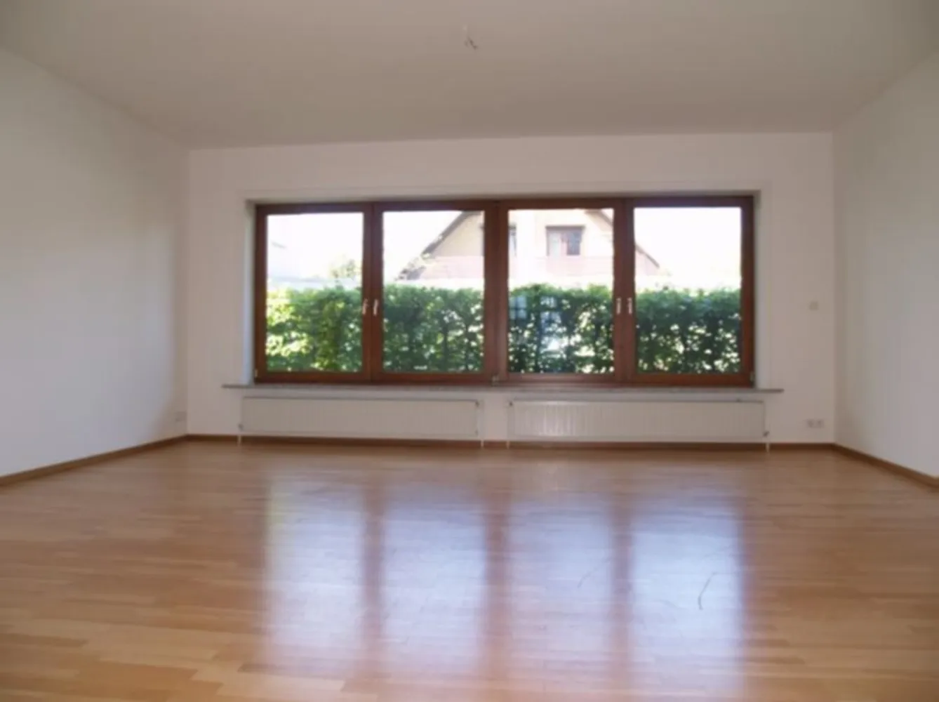 7 Zimmer Haus mit 300 m² in Pinneberg – Bild 2