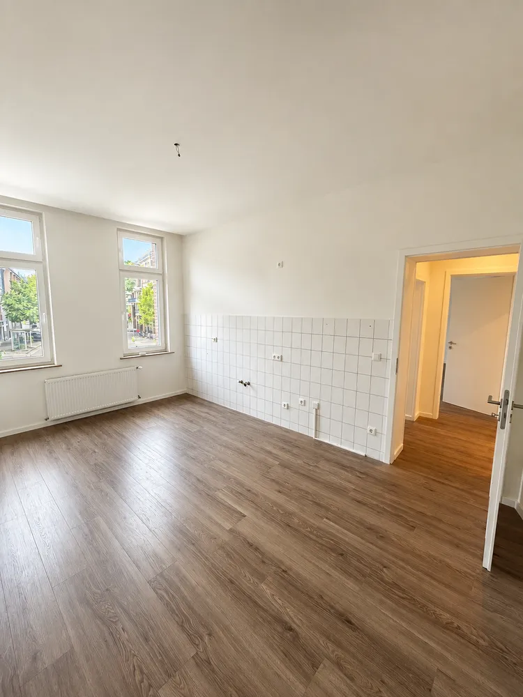 2 Zimmer Wohnung mit 67 m² in Düsseldorf – Bild 2