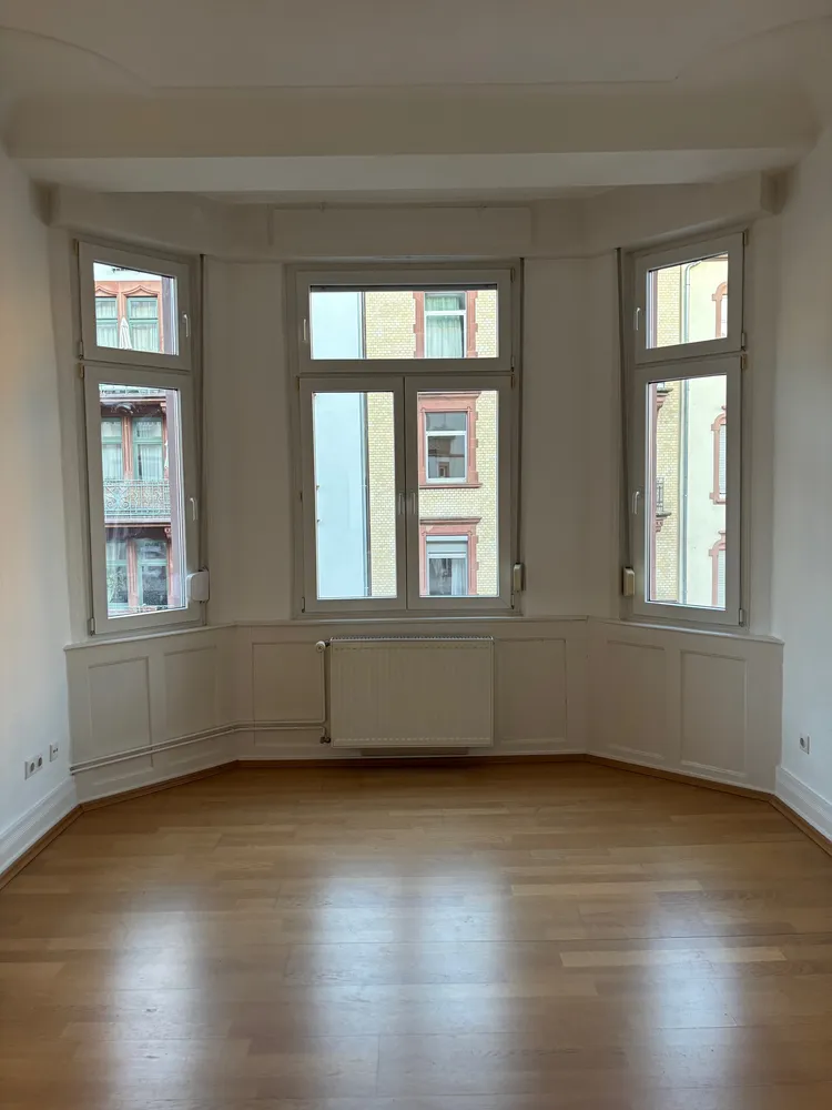 4 Zimmer Wohnung mit 96 m² in Frankfurt am Main – Bild 2
