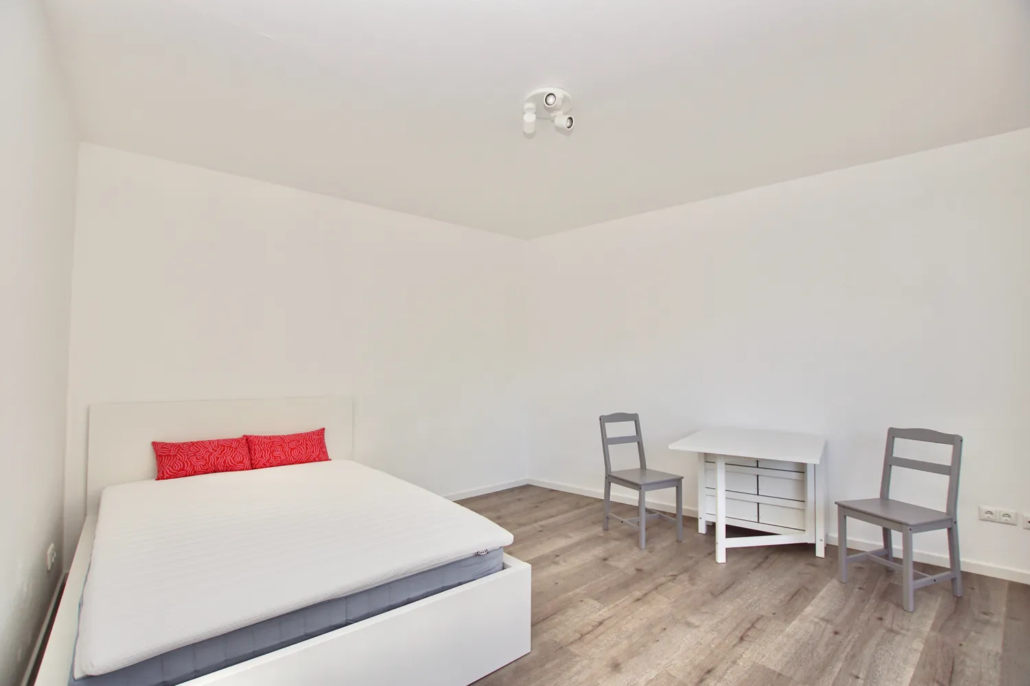 1 Zimmer Wohnung mit 34 m² in Wiesbaden – Bild 1