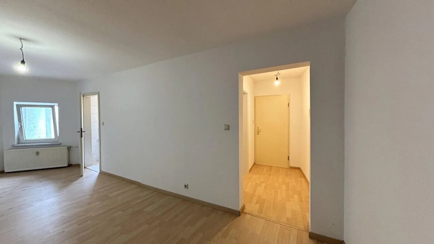 2 Zimmer Wohnung mit 42 m² in Halle (Saale) – Bild 1