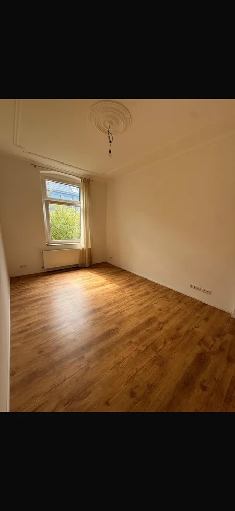 3 Zimmer Wohnung mit 90 m² in Düsseldorf – Bild 3