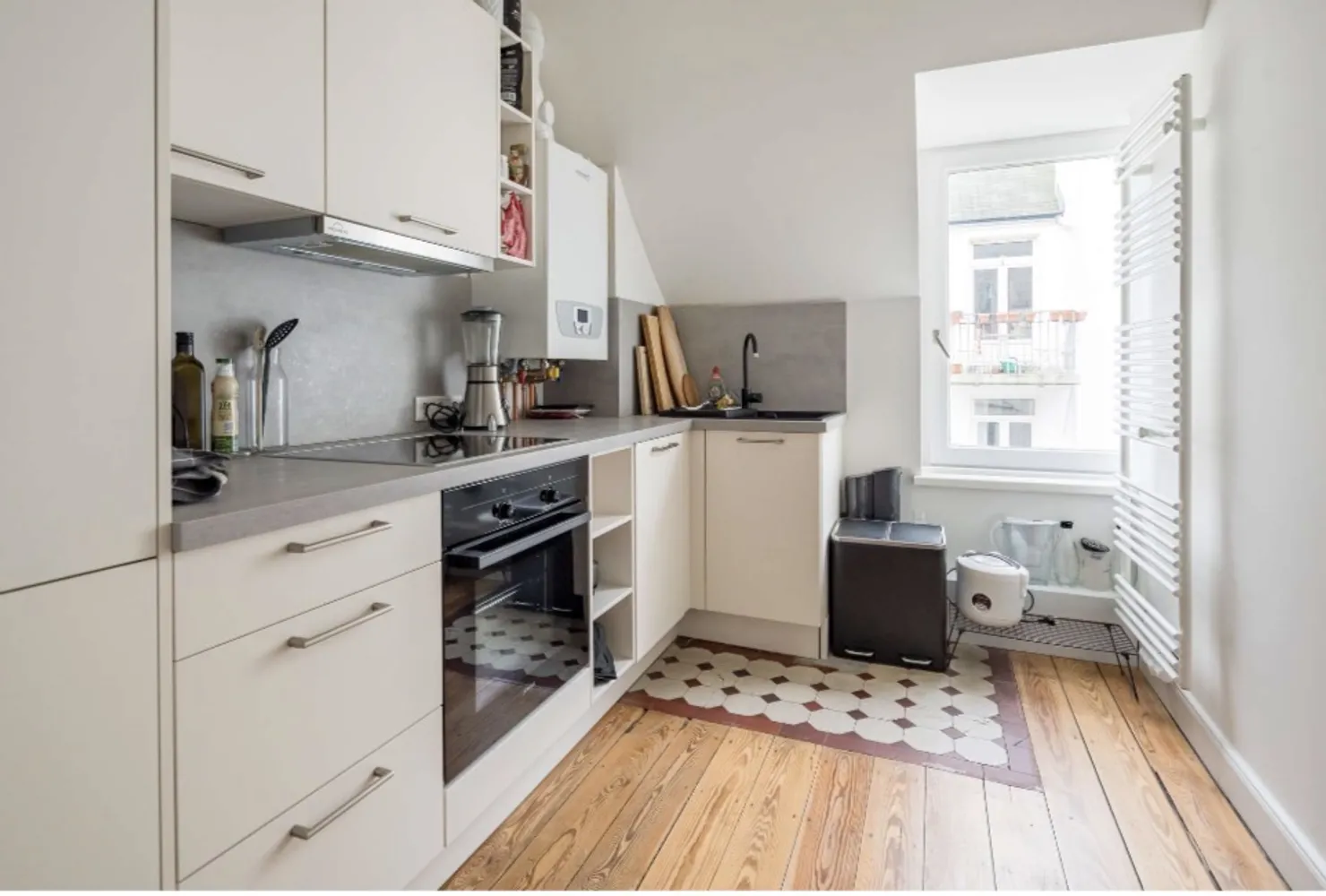 2 Zimmer Wohnung mit 42 m² in Hamburg – Bild 2