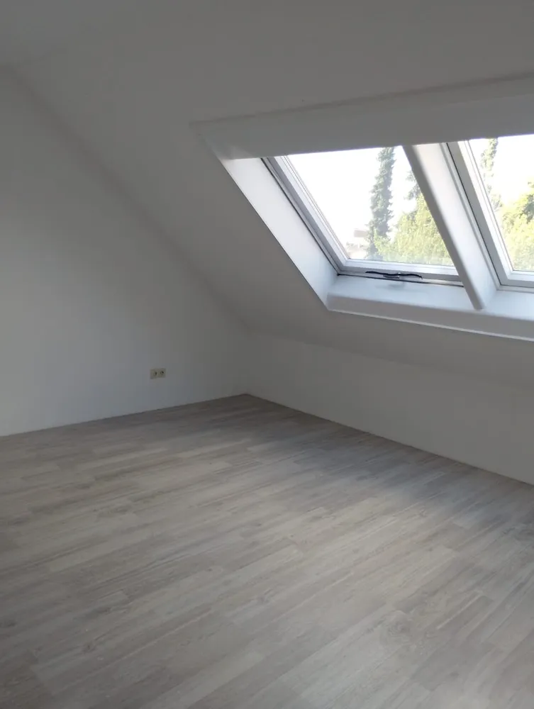 3 Zimmer Wohnung mit 75 m² in Köln – Bild 2