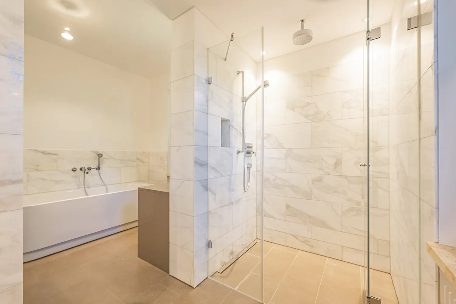 4 Zimmer Wohnung mit 234 m² in Hamburg – Bild 8