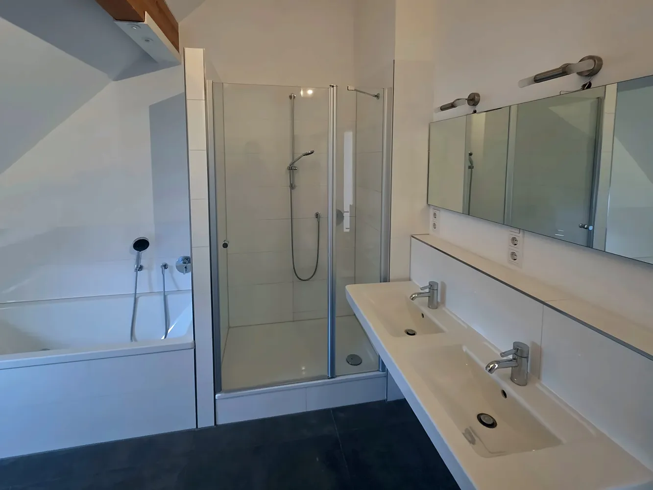 6 Zimmer Wohnung mit 200 m² in Düsseldorf – Bild 8