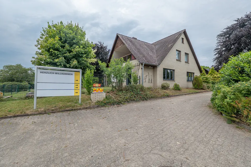 10 Zimmer Haus mit 264 m² in Buxtehude – Bild 1