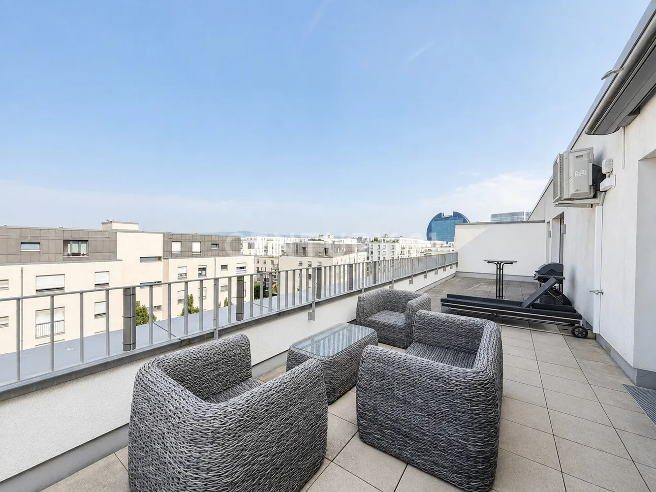 4 Zimmer Wohnung mit 130 m² in Frankfurt am Main – Bild 3
