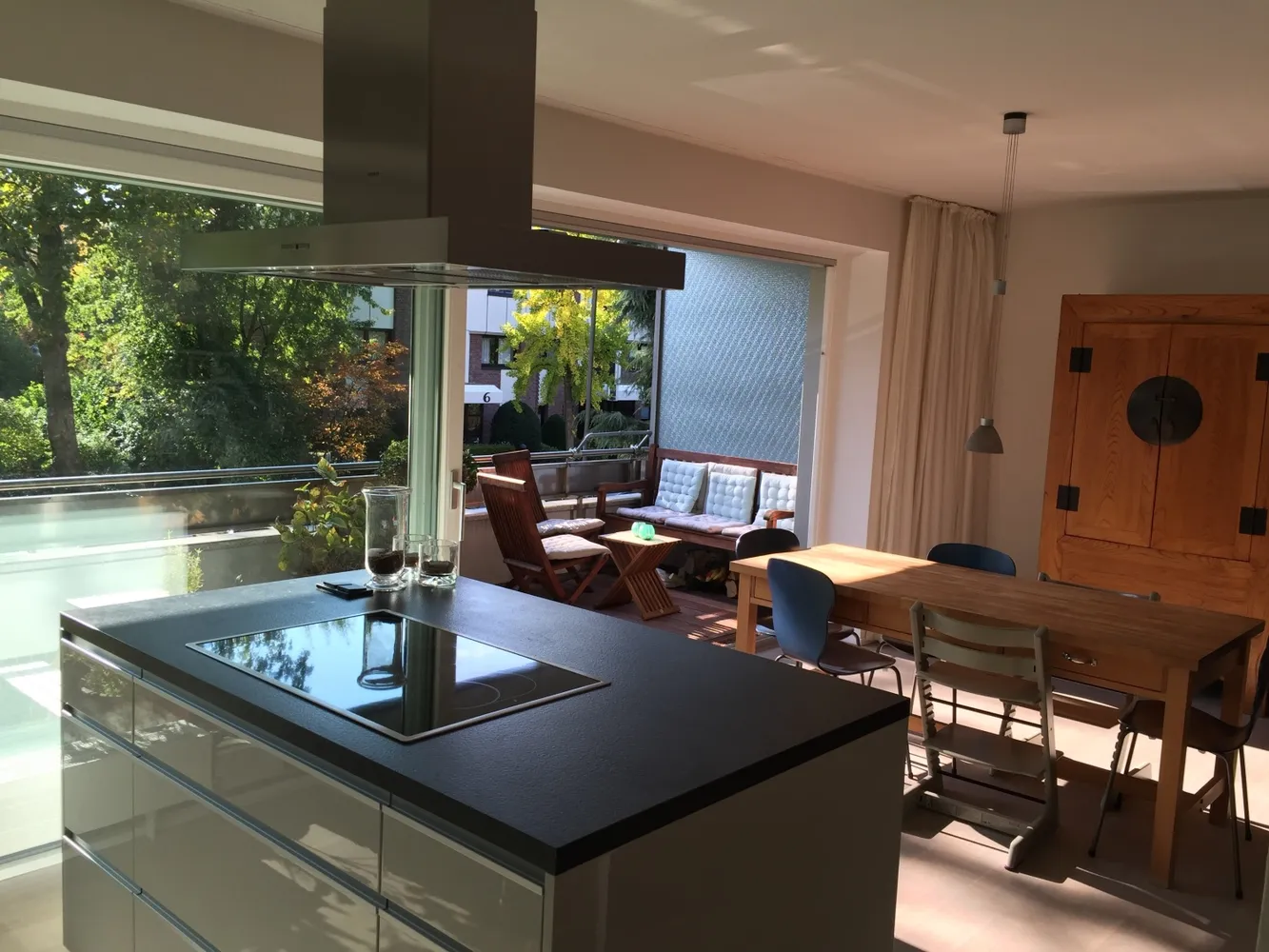 4 Zimmer Wohnung mit 123 m² in Düsseldorf – Bild 2